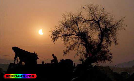 Name:  The longest solar eclipse of the century (8).jpg
Views: 268
Size:  33.6 KB