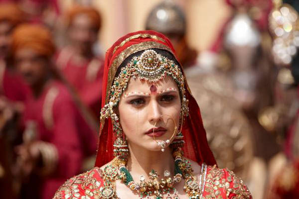 Name:  Zarine Khan looks like Katrina Kaif-5.jpg
Views: 10717
Size:  39.1 KB