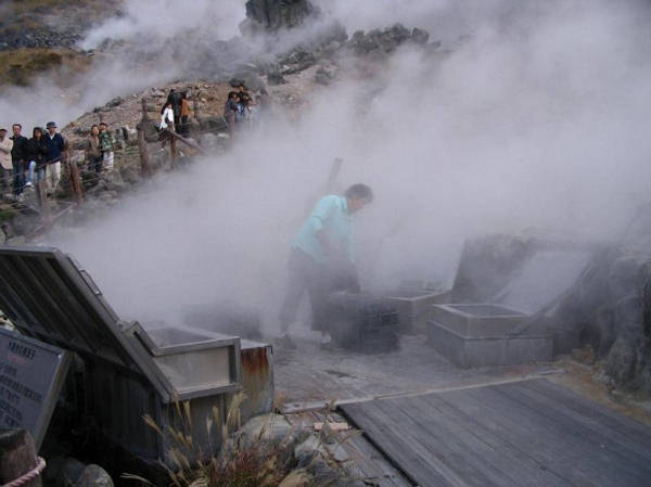 Name:  owakudani-boiling-volcanic-valley-japan.jpg
Views: 627
Size:  30.5 KB