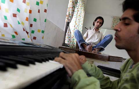 Name:  A Happy Couple - Tough Lif (14).jpg
Views: 345
Size:  21.6 KB