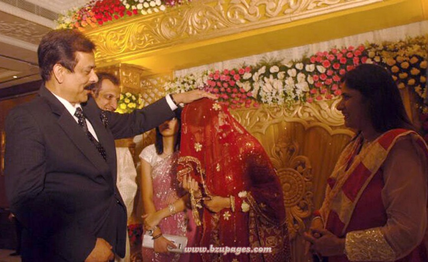 Name:  Shoaib Malik and Sania Mirza Wedding Picture (6).jpg
Views: 2953
Size:  159.3 KB