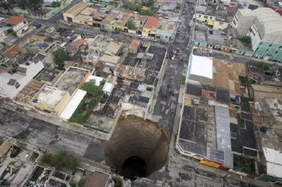 Name:  Flooding opens up sinkholes in Guatemala City.jpg
Views: 859
Size:  36.8 KB
