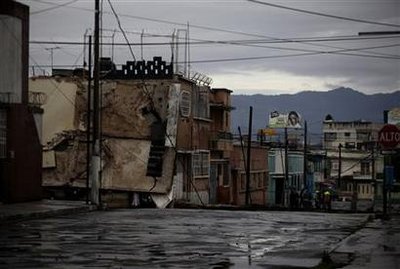 Name:  Flooding opens up sinkholes in Guatemala City 6.jpg
Views: 1432
Size:  26.2 KB