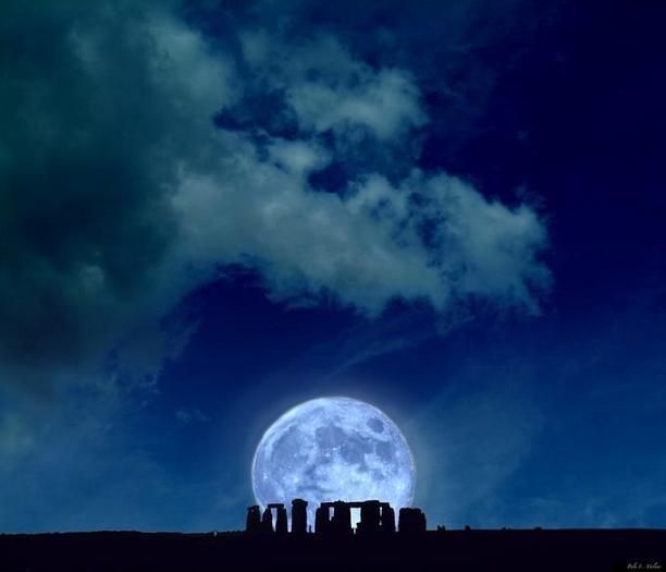 Name:  Moon Meets Earth - Ultra Zoom View-1.jpg
Views: 3039
Size:  20.8 KB
