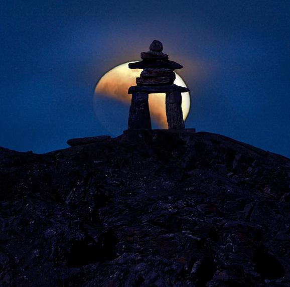 Name:  Moon Meets Earth - Ultra Zoom View 7.jpg
Views: 964
Size:  51.8 KB