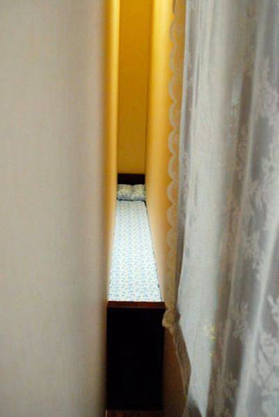 Name:  The most Narrow House (3).jpg
Views: 437
Size:  18.5 KB