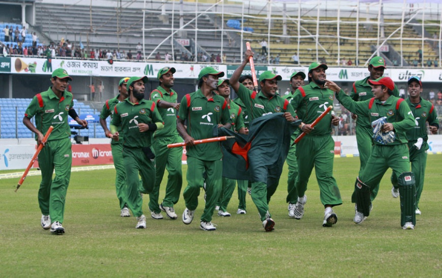 Name:  Bangladesh celebrate the historic series win with a victory lap, Bangladesh v New Zealand, 4th O.jpg
Views: 2212
Size:  208.5 KB