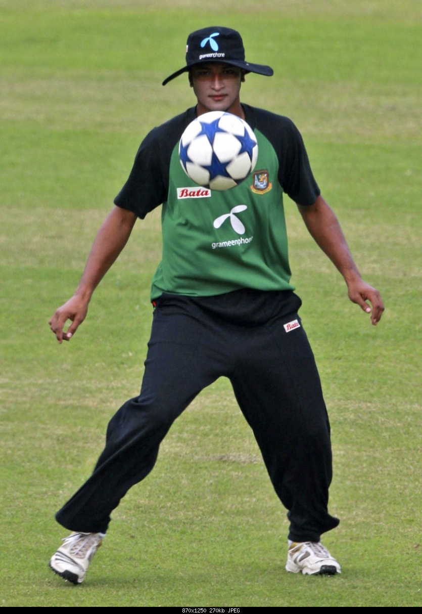 Click image for larger version

Name:	A stint of football for Shakib Al Hasan during a training session, Mirpur, October 10, 2010.jpg
Views:	457
Size:	269.9 KB
ID:	20114