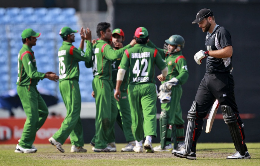 Name:  Bangladesh celebrate the dismissal of Daniel Vettori, Bangladesh v New Zealand, 4th ODI, Mirpur,.jpg
Views: 908
Size:  155.9 KB