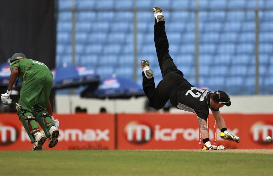 Name:  Brendon McCullum dives acrobatically, Bangladesh v New Zealand, 5th ODI,.jpg
Views: 1175
Size:  126.5 KB