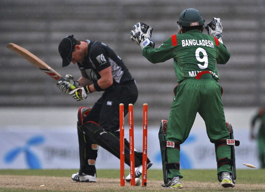 Name:  Brendon McCullum is bowled for a quick 61, Bangladesh v New Zealand, 1st ODI, Mirpur, October 5,.jpg
Views: 781
Size:  170.3 KB