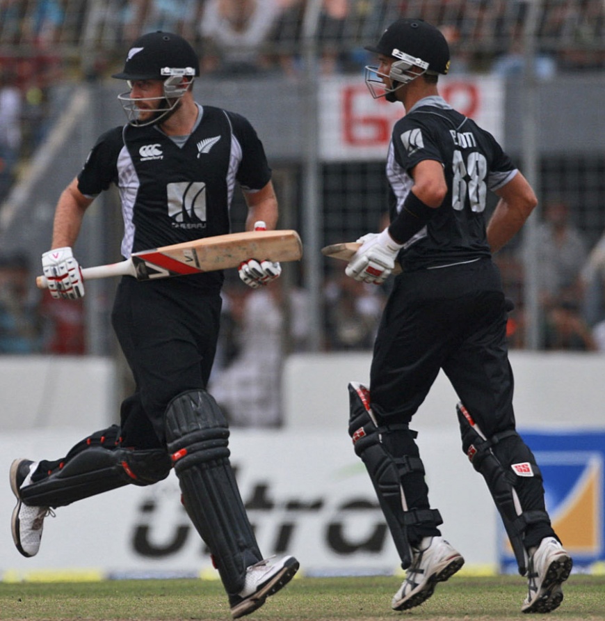 Name:  Daniel Vettori and Grant Elliott added 83 for the sixth wicket, Bangladesh v New Zealand, 5th OD.jpg
Views: 829
Size:  213.5 KB