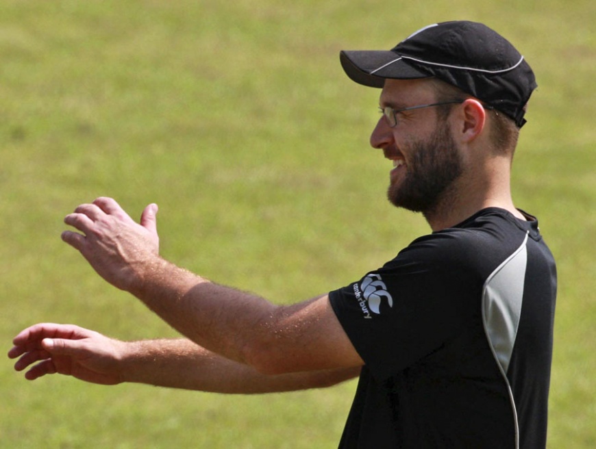 Name:  The rain eased enough to allow Daniel Vettori and his team a practice session, Mirpur, October 1.jpg
Views: 673
Size:  126.5 KB