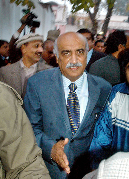 Name:  Federal Minister for Religious Affairs Syed Khursheed Ahmad Shah arrives at Poly Clinic Hospital.JPG
Views: 2490
Size:  143.0 KB