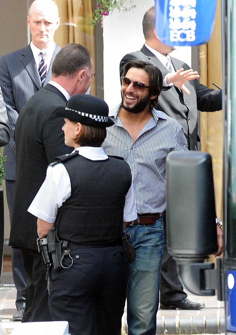 Name:  Afridi Real Life Photos ( Personal Pics ) (1).jpg
Views: 29921
Size:  124.1 KB