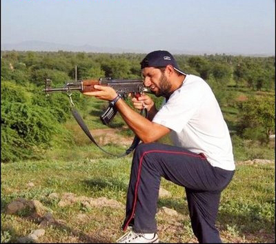 Name:  Afridi Real Life Photos ( Personal Pics ) (15).jpg
Views: 27956
Size:  119.0 KB