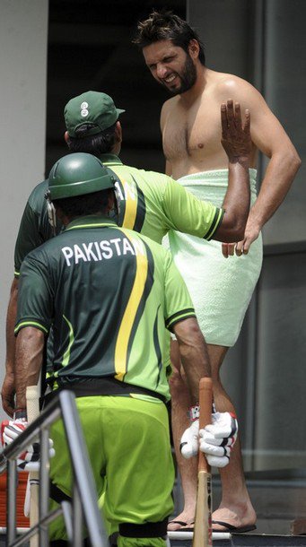 Name:  Afridi Real Life Photos ( Personal Pics ) (20).jpg
Views: 27117
Size:  50.5 KB