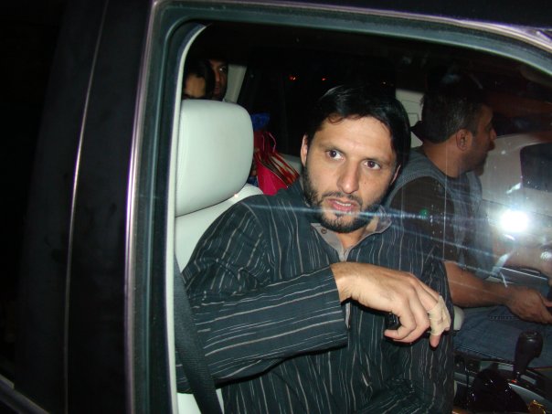 Name:  Afridi Real Life Photos ( Personal Pics ) (22).jpg
Views: 26638
Size:  46.9 KB