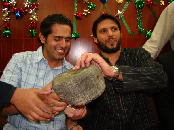 Name:  Afridi Real Life Photos ( Personal Pics ) (35).jpg
Views: 25753
Size:  56.8 KB