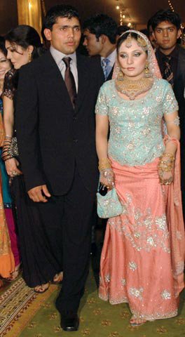 Name:  Telenor Ad Cricekt Perody; Moona nahi Taylor koon tha.jpg
Views: 889
Size:  33.3 KB