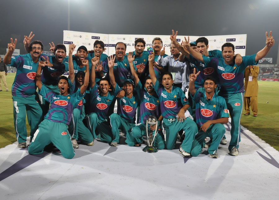 Click image for larger version

Name:	A jubilant Rawalpindi Rams won the Faysal Bank Super 8 T20 title after beating Karachi Dolphins .jpg
Views:	313
Size:	181.0 KB
ID:	24337