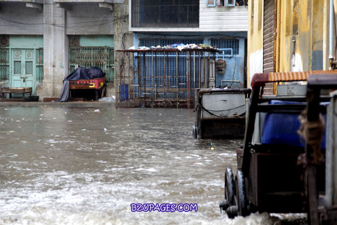 Name:  Rain flood 2011 Karachi street & road Picture (18).jpg
Views: 439
Size:  108.2 KB