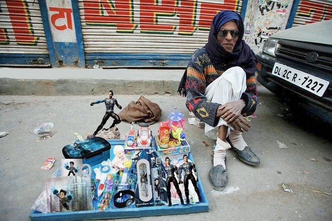 Name:  Shah Rukh Khan Ra One Funny Picture.jpg
Views: 5825
Size:  142.4 KB