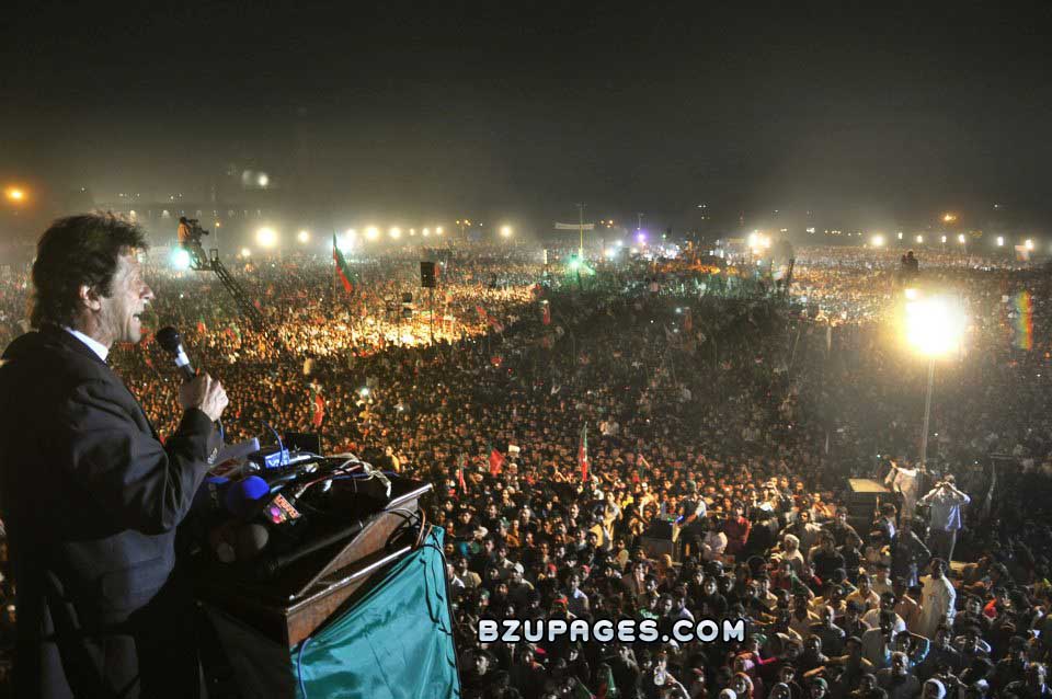 Click image for larger version

Name:	Imran Khan Pakistan Tehreek-E-Insaf historic jalsa PTI in lahore rally 30october11 (25).jpg
Views:	1078
Size:	178.2 KB
ID:	27355