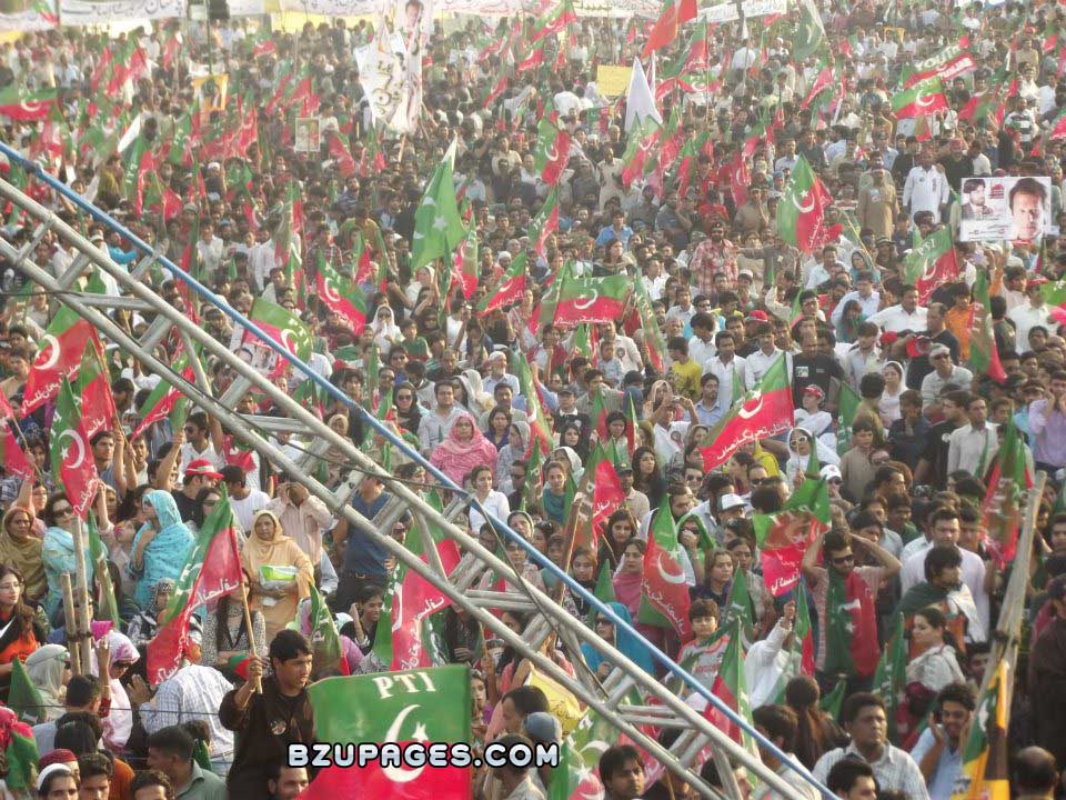 Click image for larger version

Name:	Pakistan Tehreek-E-Insaf historic jalsa PTI in lahore rally 30october11 (9).jpg
Views:	396
Size:	302.3 KB
ID:	27363