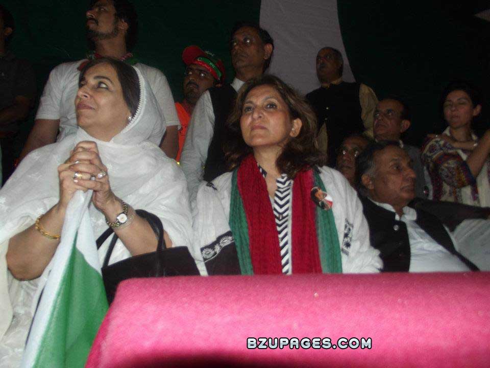 Click image for larger version

Name:	Pakistan Tehreek-E-Insaf historic jalsa PTI in lahore rally 30october11 (22).jpg
Views:	353
Size:	158.2 KB
ID:	27375