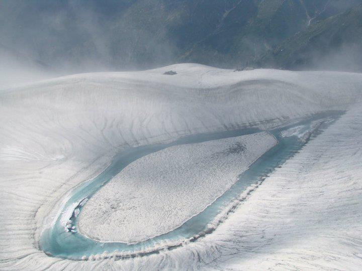 Name:  This lake also resembles Human Eye with central ice land resembling Iris of Human Eye.jpg
Views: 755
Size:  48.2 KB