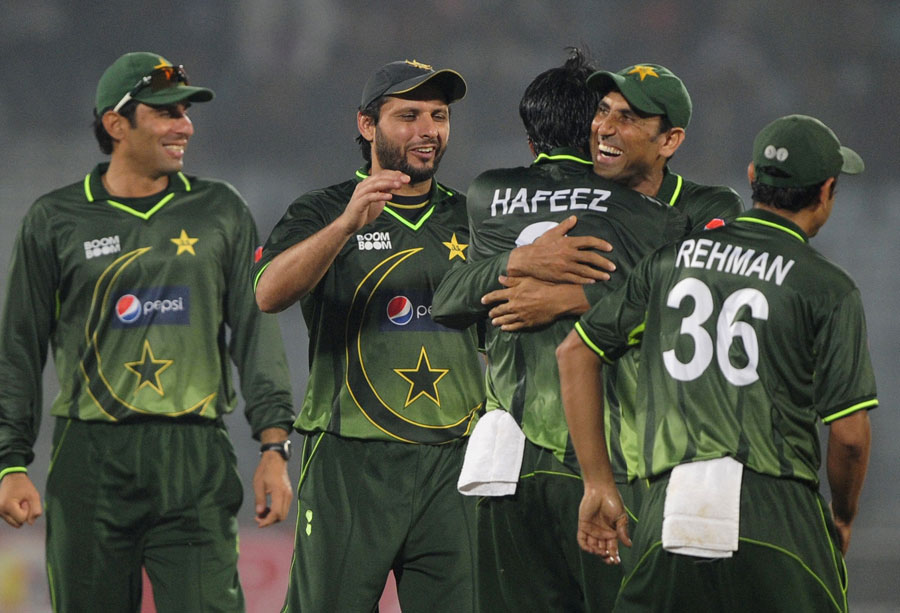 Click image for larger version

Name:	Mohammad Hafeez celebrates with his team-mates after taking a wicket, Bangladesh v Pakistan, 3rd.jpg
Views:	320
Size:	162.7 KB
ID:	28203