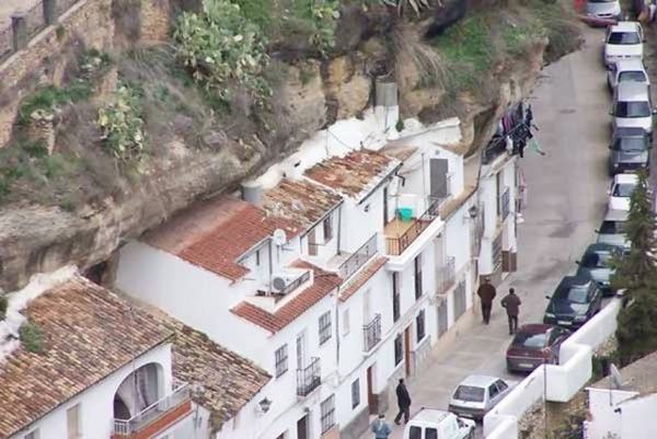 Name:  Strange City Pictures (3).jpg
Views: 408
Size:  49.4 KB