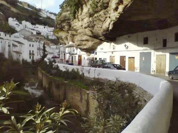 Name:  Strange City Pictures (8).jpg
Views: 331
Size:  40.9 KB