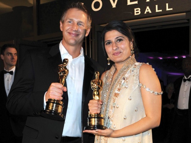 Name:  Daniel Jung and Sharmeen Obaid-Chinoy with the Oscar for Best Documentary (short) for Saving Fac.jpg
Views: 2327
Size:  66.8 KB