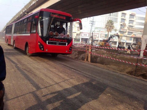 Name:  Pakistan-First-Metro-Test-Drive.jpg
Views: 1415
Size:  52.5 KB