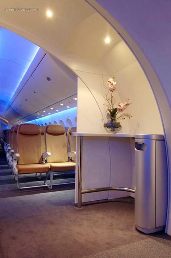 Name:  Some Luxury Airline Pictures.jpg
Views: 324
Size:  50.4 KB
