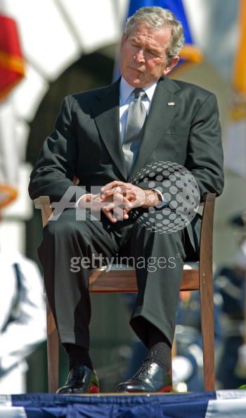 Name:  33-bush.pope.4.18.08.jpg
Views: 4070
Size:  34.6 KB