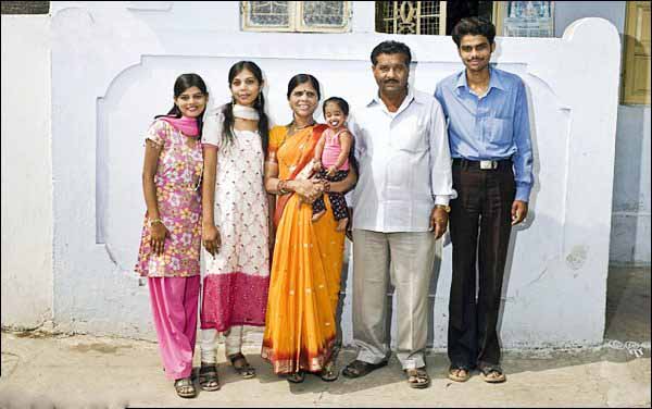 Name:  With her family and  sister Rupali.jpg
Views: 2116
Size:  48.8 KB