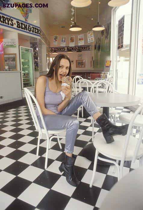 Name:  Angelina Jolie 15 years ago (1994) 2.jpg
Views: 3473
Size:  56.9 KB