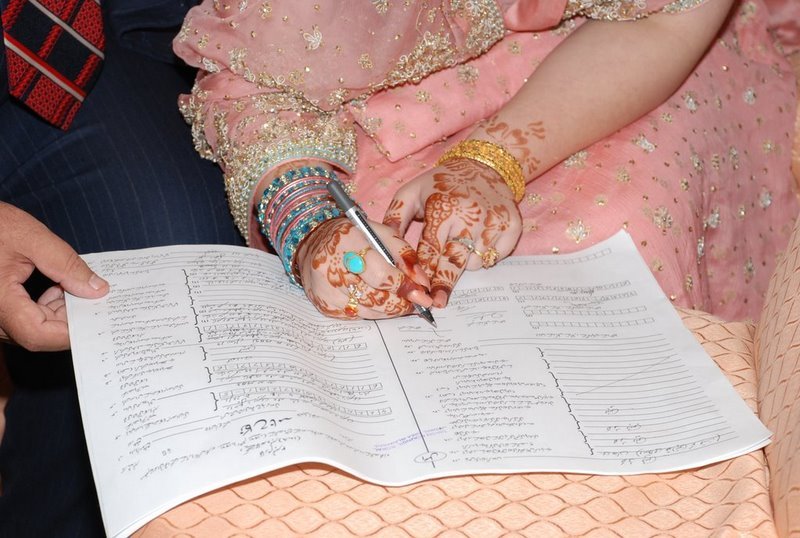 brides-hands-feet-1.jpg