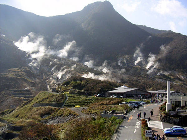 Name:  owakudani-boiling-volcanic-valley-japan (7).jpg
Views: 709
Size:  50.5 KB