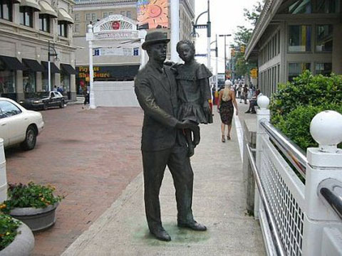 Name:  Interesting_Statues52.jpg
Views: 528
Size:  50.9 KB