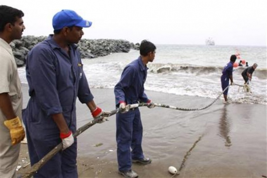 internet-undersea-world-how-internet-comes-ur-place-download.jpg