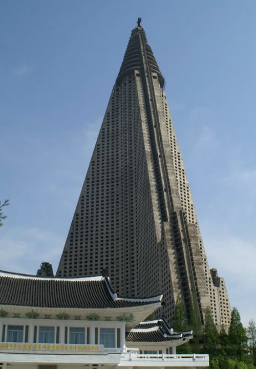 Name:  Ryugyong - Worlds Largest Deserted Hotel (4).jpg
Views: 406
Size:  68.1 KB