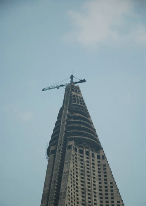 Name:  Ryugyong - Worlds Largest Deserted Hotel (7).jpg
Views: 394
Size:  37.5 KB