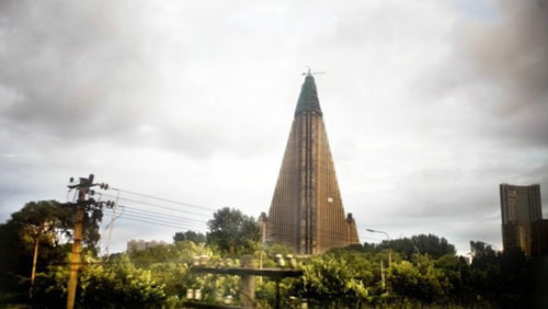 Name:  Ryugyong - Worlds Largest Deserted Hotel (1).jpg
Views: 351
Size:  27.7 KB