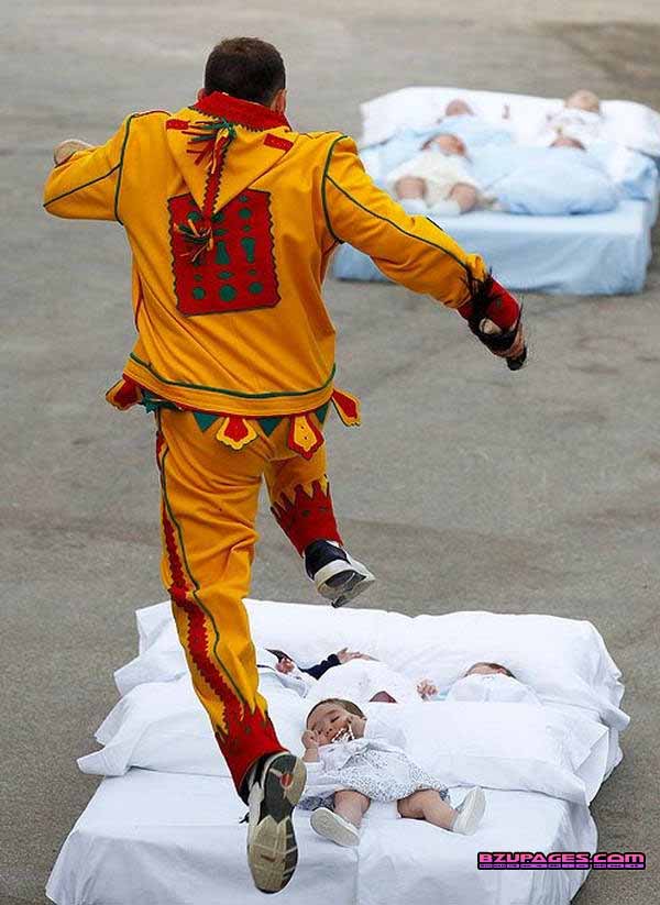 Name:  El Colacho - Baby Jumping Festival Spain (1).jpg
Views: 1202
Size:  69.6 KB