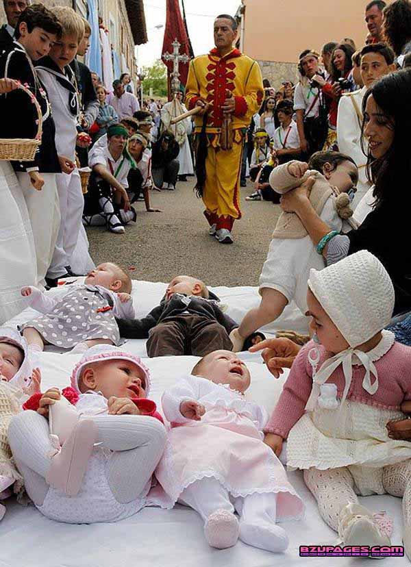 Name:  El Colacho - Baby Jumping Festival Spain (6).jpg
Views: 1133
Size:  102.5 KB