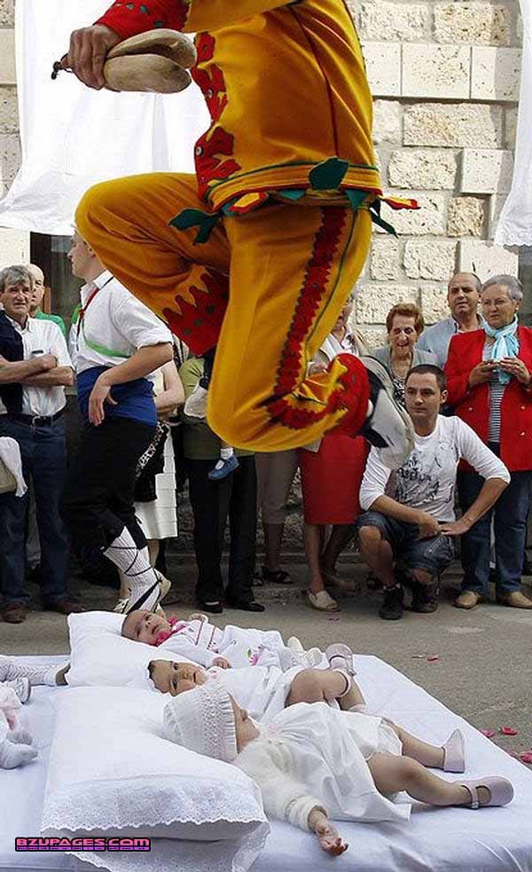 Name:  El Colacho - Baby Jumping Festival Spain (2).jpg
Views: 1144
Size:  100.9 KB